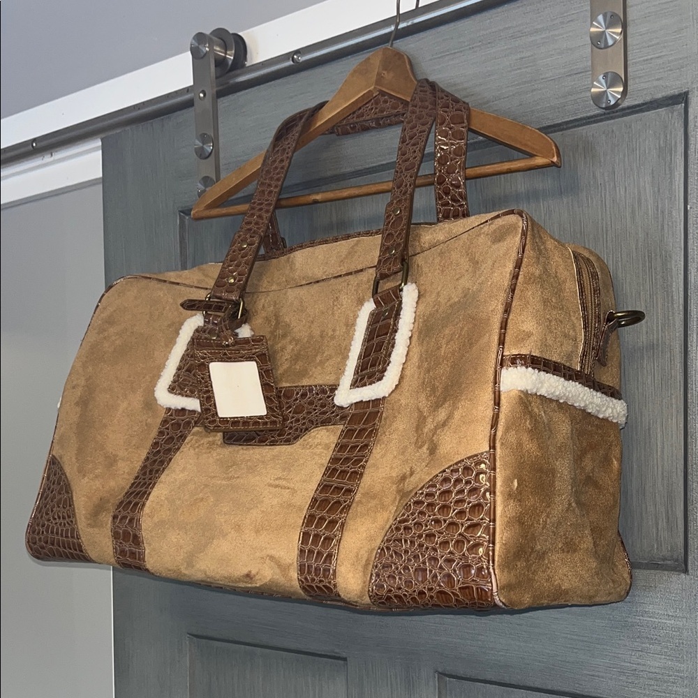 Bath & Body Works Sherpa & Faux Suede Weekender Bag - Picture 2 of 13
